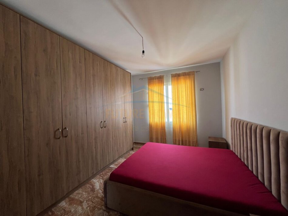 Tirane, jepet me qera apartament 1+1+Ballkon Kati 9, 70 m² 400 € (Unaza e Re)