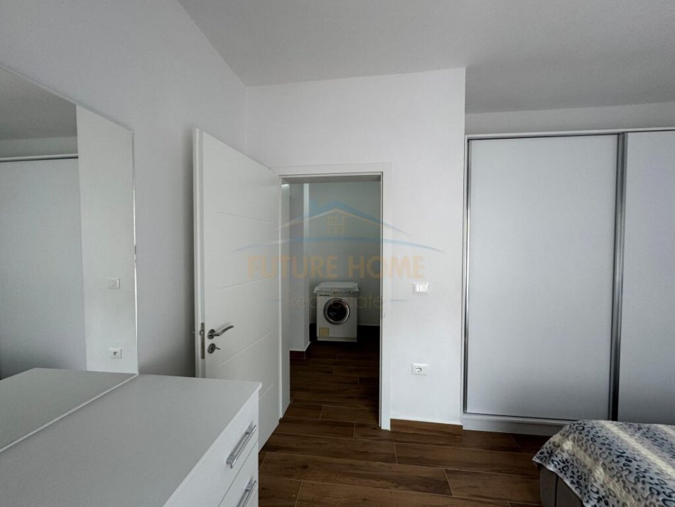 Tirane, jepet me qera apartament 1+1+Aneks Kati 1, 65 m² 600 € (Vilat Gjermane)