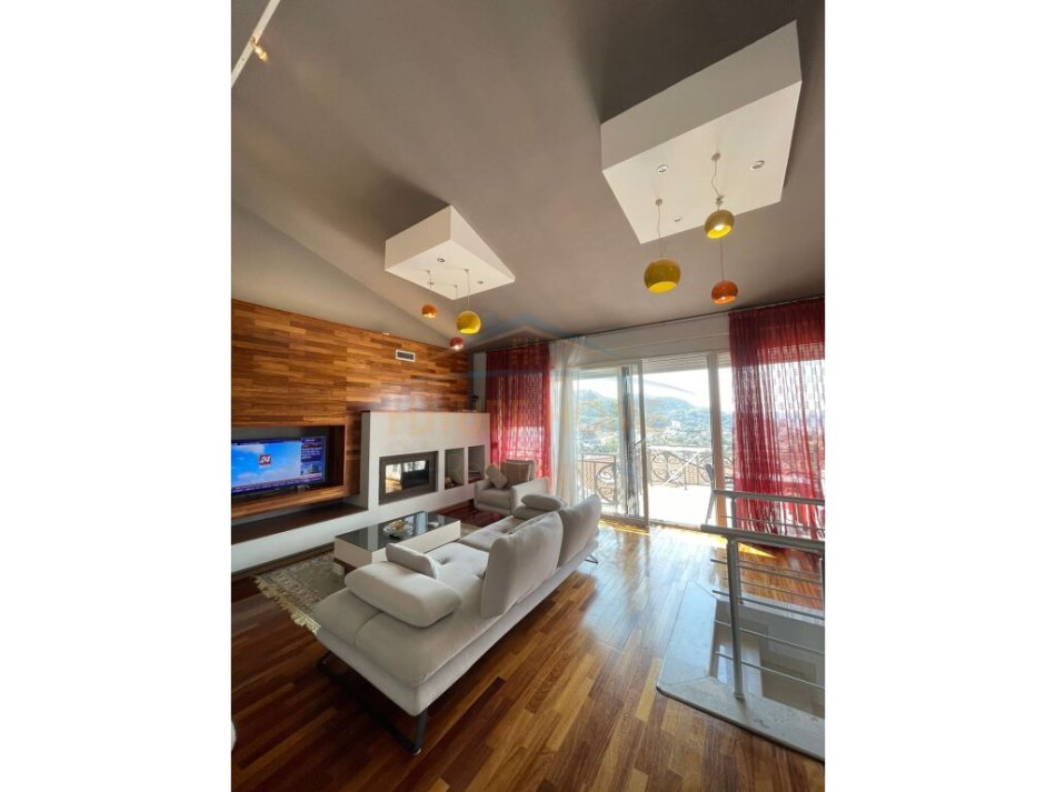 Tirane, jepet me qera apartament 3+1+Aneks+Ballkon Kati 3, 166 m² 1.000 € (KODRA E DIELLIT)
