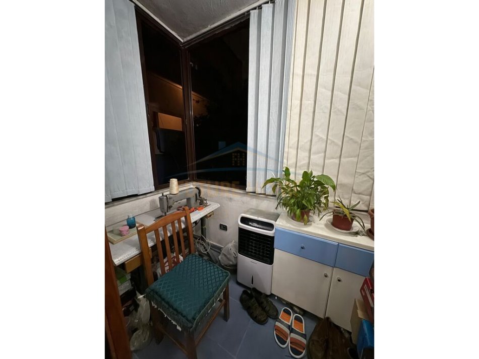 Tirane, shitet apartament 1+1+Ballkon Kati 1, 57 m² 90.000 € (At Zef Valentini, Laprake)