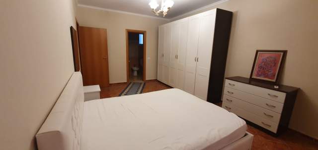 Tirane, jepet me qera apartament 2+1+BLK Kati 4, 100 m² 550 Euro