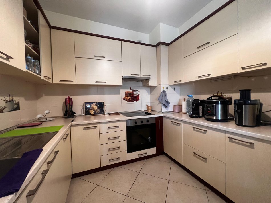 Tirane, shitet apartament 2+1+Ballkon Kati 6, 108 m² 275.000 € (Kopshti zoologjik)