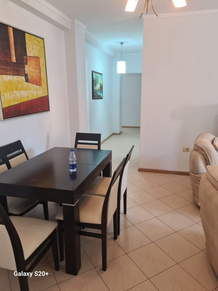 Tirane, jepet me qera apartament 2+1 Kati 5, 106 m² 700 € (Rruga e Kosovarëve)