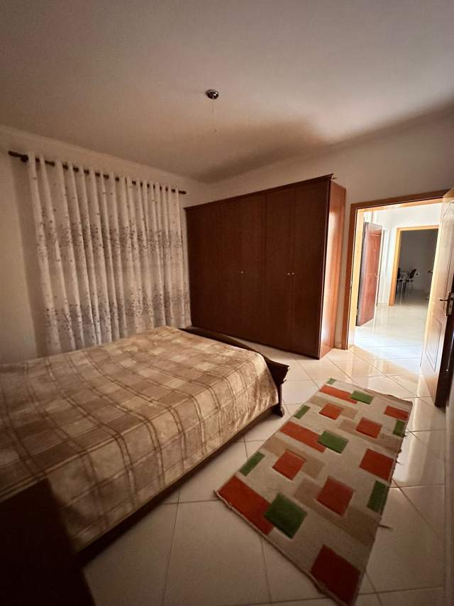 Tirane, jepet me qera shtepi 2+1+BLK Kati 2, 100 m² 400 Euro (rruga gjon mili)
