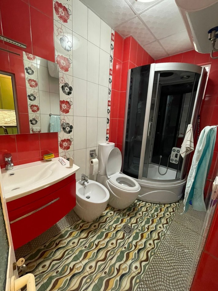 Tirane, jepet me qera apartament 2+1+Ballkon Kati 3, 91 m² 800 € (IBRAHIM RUGOVA BLLOK TIRANE)
