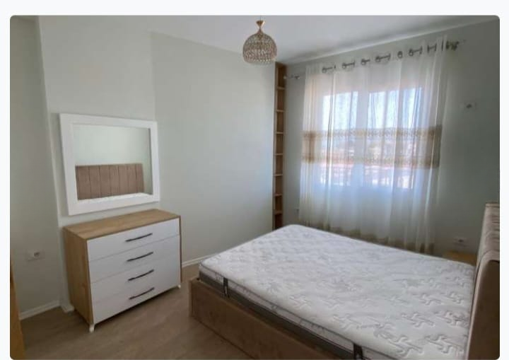 Tirane, jepet me qera apartament 2+1 Kati 3, 90 m² 470 € (Sauk)