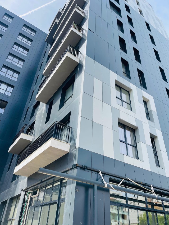 Tirane, shes apartament 2+1+Ballkon, Kati 10, 96 m² 155,000 € (Rruga 5 Maji)