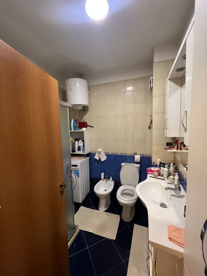 Tirane, shitet apartament 1+1+Ballkon Kati 16, 66 m² 155.000 € (qender)