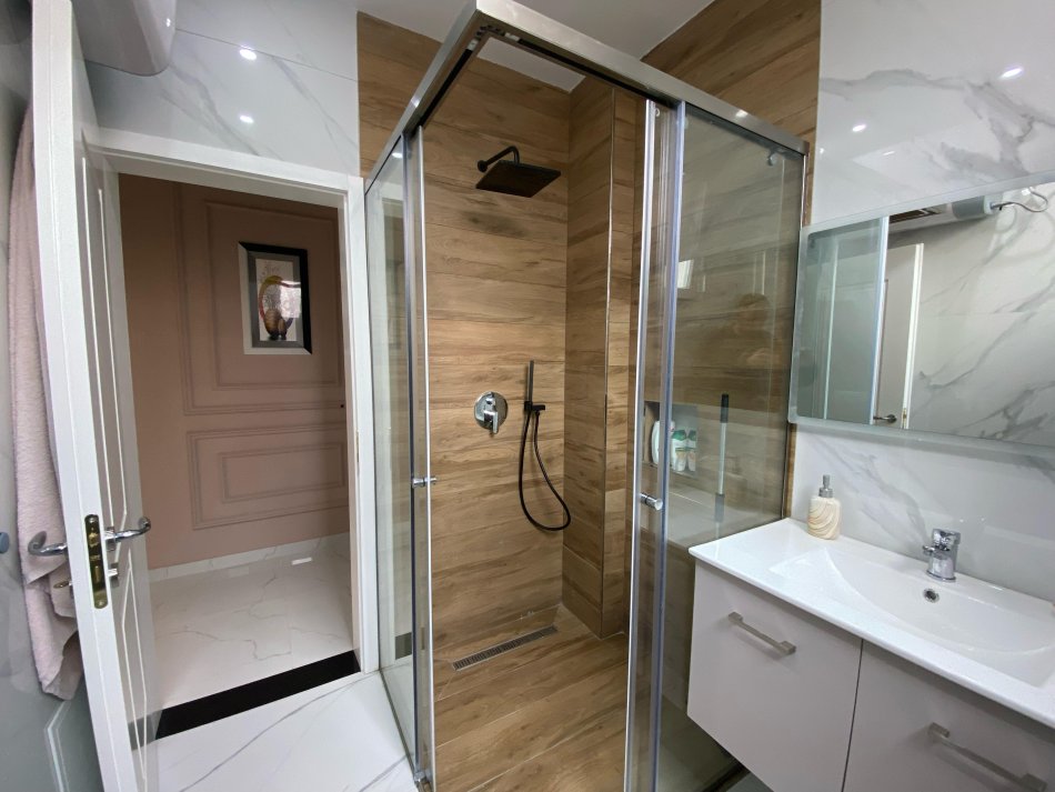 Tirane, jepet me qera apartament 1+1 Kati 2, 65 m² 750 € (RRUGA E DURRESIT)