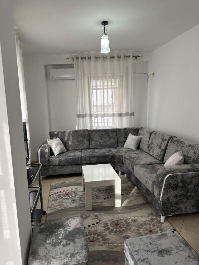 Tirane, jepet me qera apartament 2+1+BLK Kati 3, 80 m² 400 Euro (Zogu i Zi)
