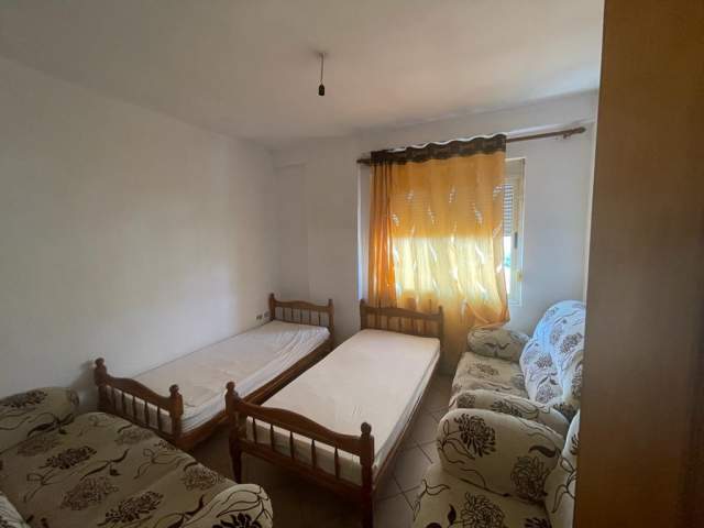 Tirane, jepet me qera apartament 2+1+BLK Kati 4, 100 m² 30.000 Leke (Fresku)