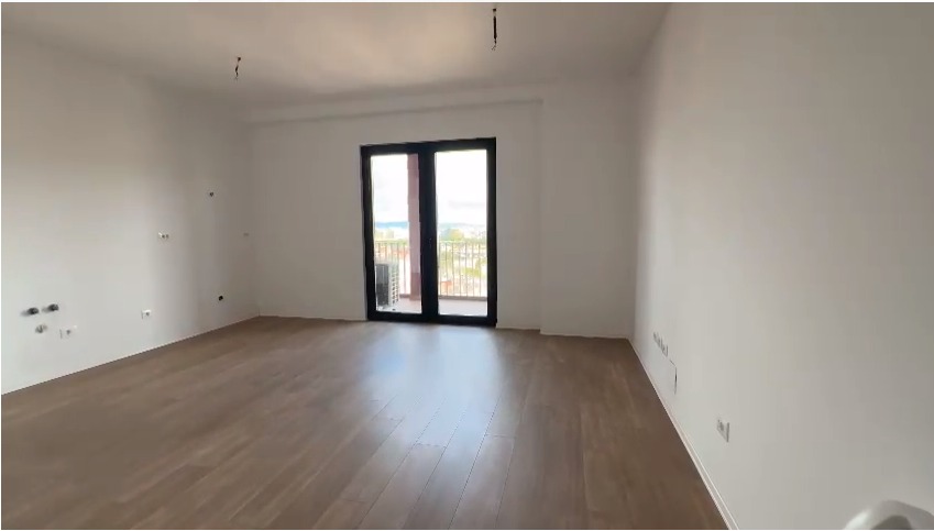 Tirane, jepet me qera zyre Kati 12, 128 m² 850 € (21 Dhjetori)