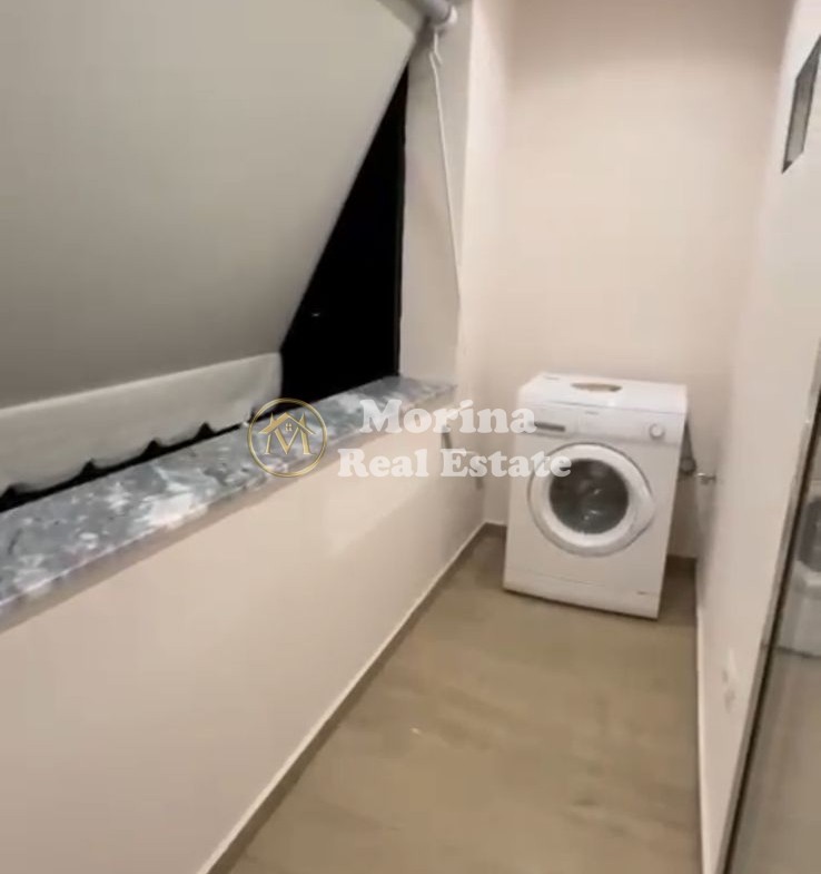 Tirane, jepet me qera apartament 2+1 Kati 3, 78 m² 500 € (Xhamlliku)