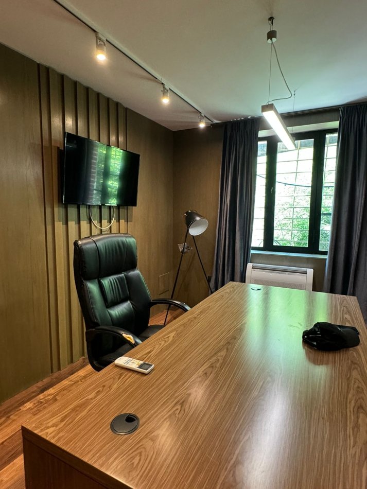 Tirane, shitet ambjent biznesi Kati 0, 62 m² 200.000 € (ETC, prane rruges se Sales)