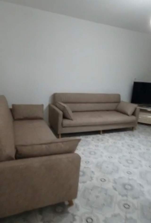 Tirane, jepet me qera 1+1 Kati 3, 60 m² 350 €