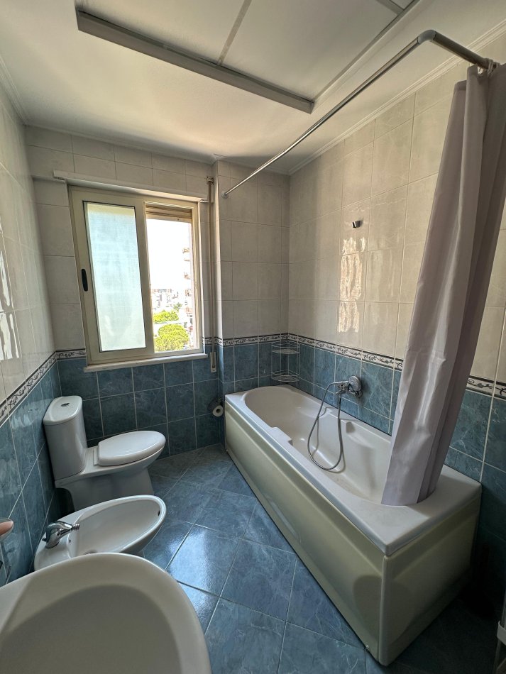 Tirane, jepet me qera apartament 1+1 Kati 8, 75 m² 550 € (Kompleksi Don Bosko)
