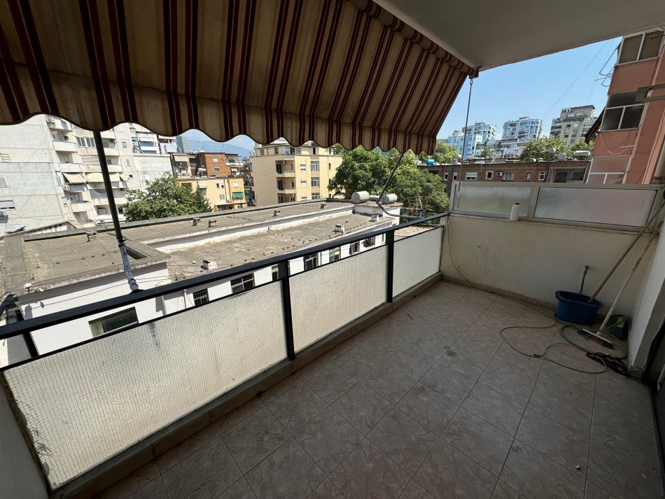 Tirane, shitet apartament 2+1+Ballkon Kati 3, 86 m² 190.000 € (Myslym Shyri)