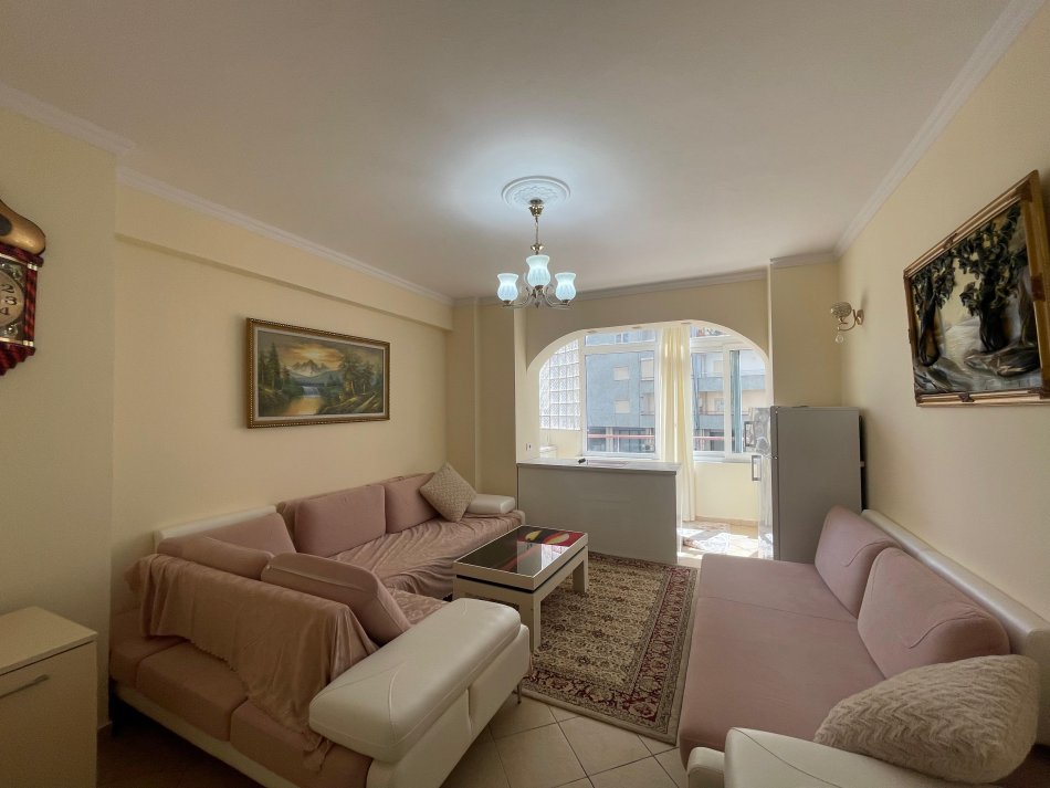 Durres, jepet me qera apartament 1+1+Aneks+Ballkon Kati 2, 68 m² 400 € (Taulantia)