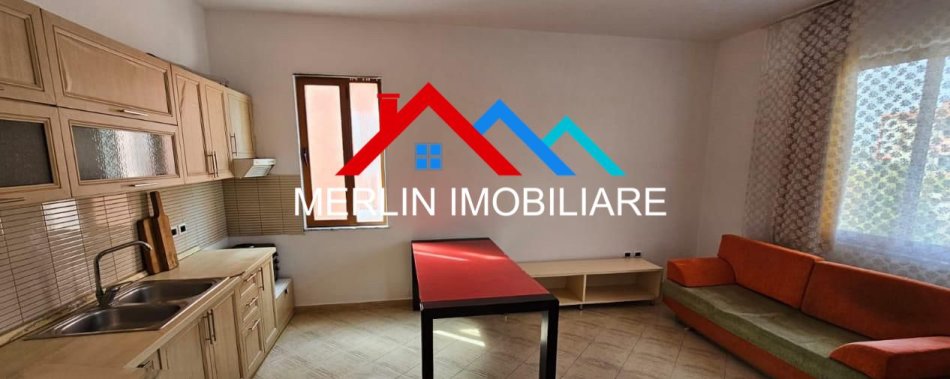 Tirane, jepet me qera apartament 2+1 Kati 3, 119 m² 650 € (Rruga e Kavajes)