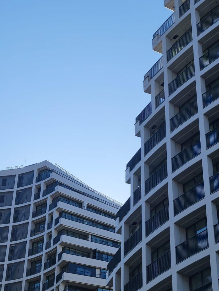 Tirane, jepet me qera zyre Kati 4, 242 m² 4.150 € (Lake View Residence)