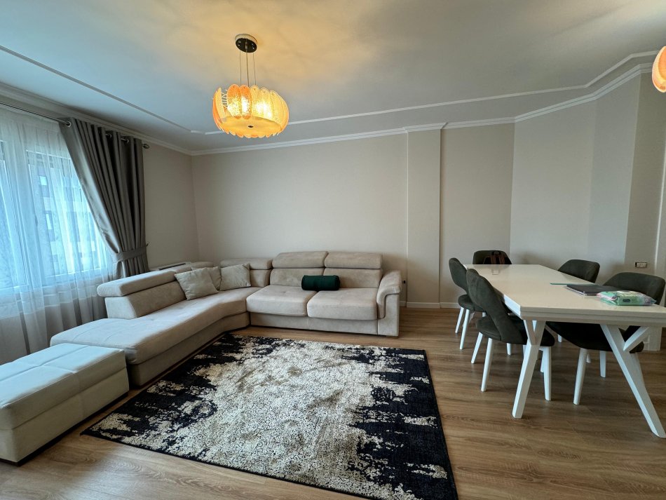 Tirane, shitet apartament 3+1+Ballkon Kati 9, 152 m² 334.400 € (barrikada)