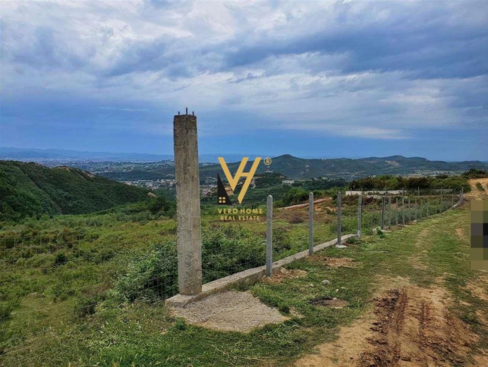 Tirane, shitet toke , 5.100 m² 119.000 € (LINZE)
