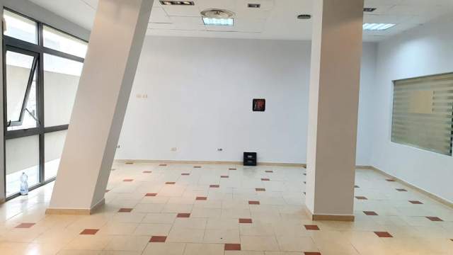 Tirane, jepet me qera dyqan Kati 2, 108 m² 700 Euro (RR KAVAJES)