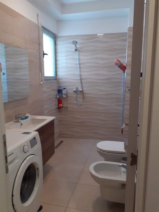 Tirane, jepet me qera apartament 1+1 Kati 1, 72 m² 300 Euro (Odise Grillo)