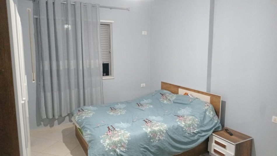 Tirane, shitet apartament 1+1+Ballkon Kati 5, 74 m² 95.000 € (Fresk)