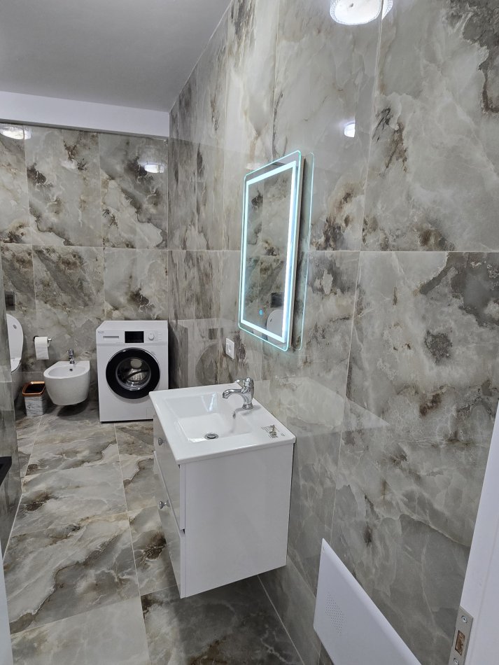 Tirane, jepet me qera apartament 2+1 Kati 3, 104 m² 1.000 € (RRUGA E BARRIKADAVE)