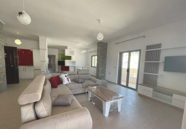 shitet apartament 230 m² 235.000