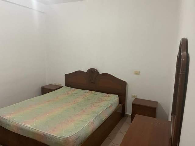 Tirane, jepet me qera apartament 2+1+BLK Kati 4, 100 m² 30.000 Leke (Fresku)