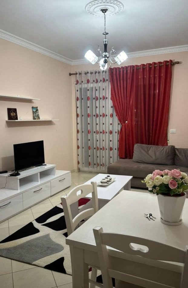 Tirane, jepet me qera apartament 1+1 Kati 1, 71 m² 300 € (Fresk)