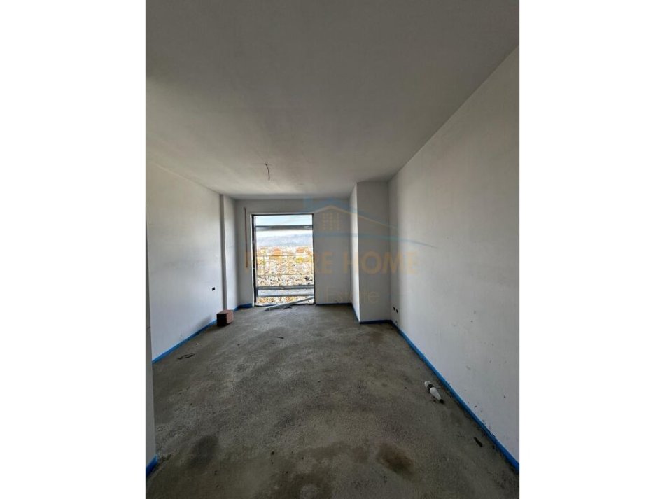 Shitet, Apartament 1+1, Akses Tirana.