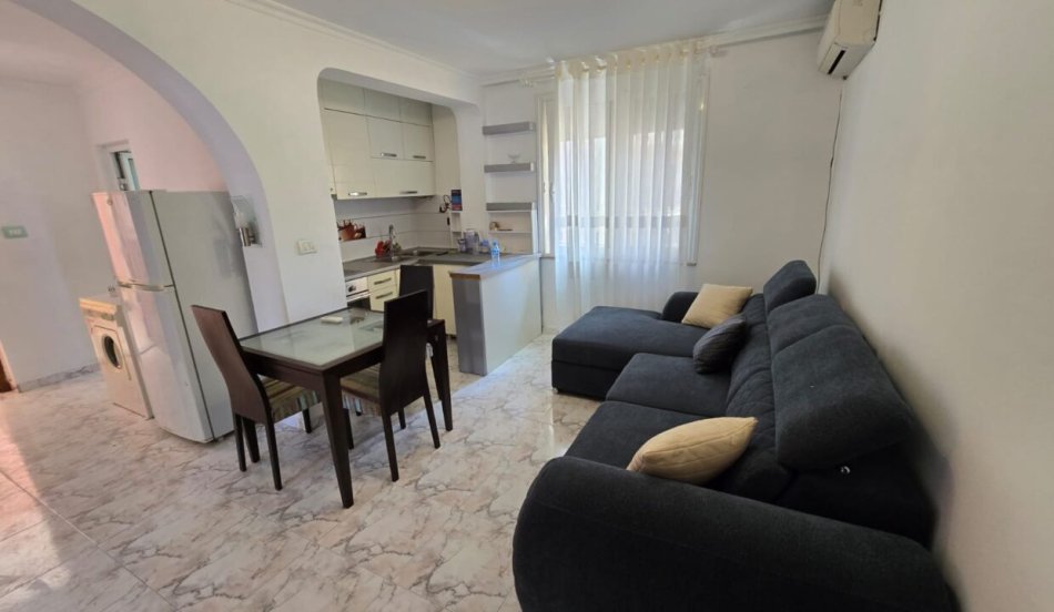 Tirane, shitet apartament 1+1 Kati 3, 50 m² 88.000 € (Hoxha Tahsim)