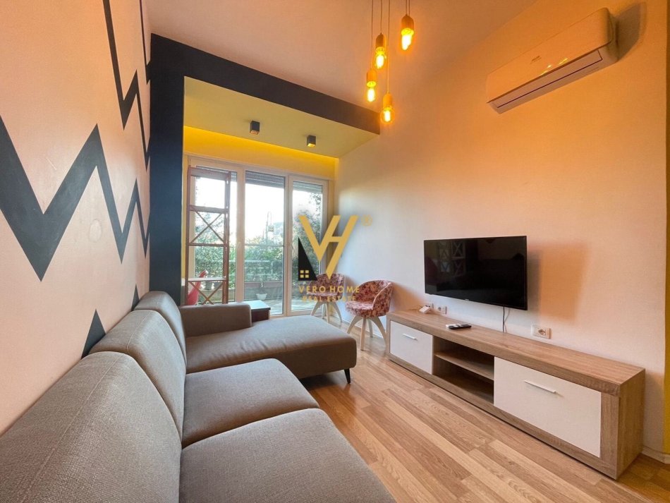 Tirane, jepet me qera apartament 1+1+Ballkon Kati 1, 67 m² 600 € (KODRA E DIELLIT 2)
