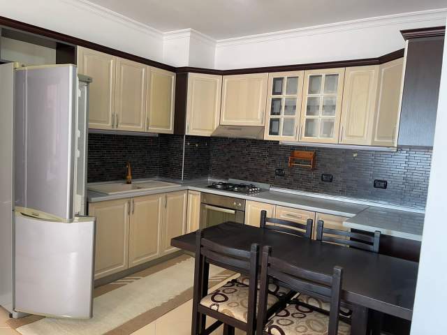 Tirane, jepet me qera apartament Kati 7, 106 m² 45000 Leke (5 Maji)