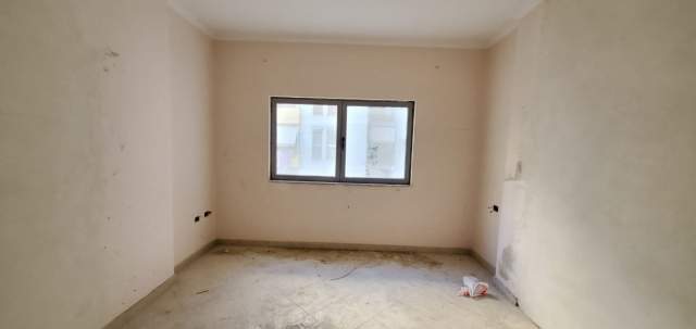 Tirane, shitet apartament 63 m² 55.000 Euro