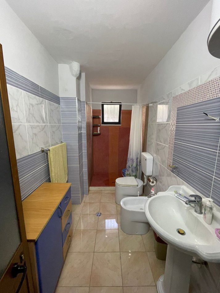 Tirane, shitet apartament 3+1 Kati 1, 91 m² 140.000 € (Ali Demi)