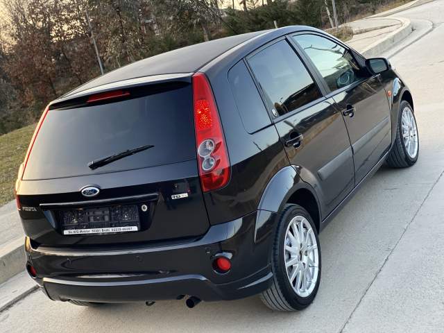 Tirane, shes makine Ford Fiesta Automatike Viti 2008,