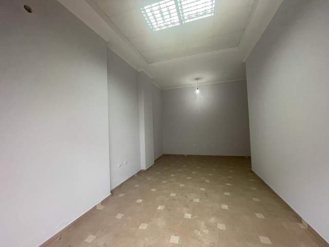 Tirane, shes ambjent biznesi Kati -1, 28 m² 41.000 Euro (unaza e re)