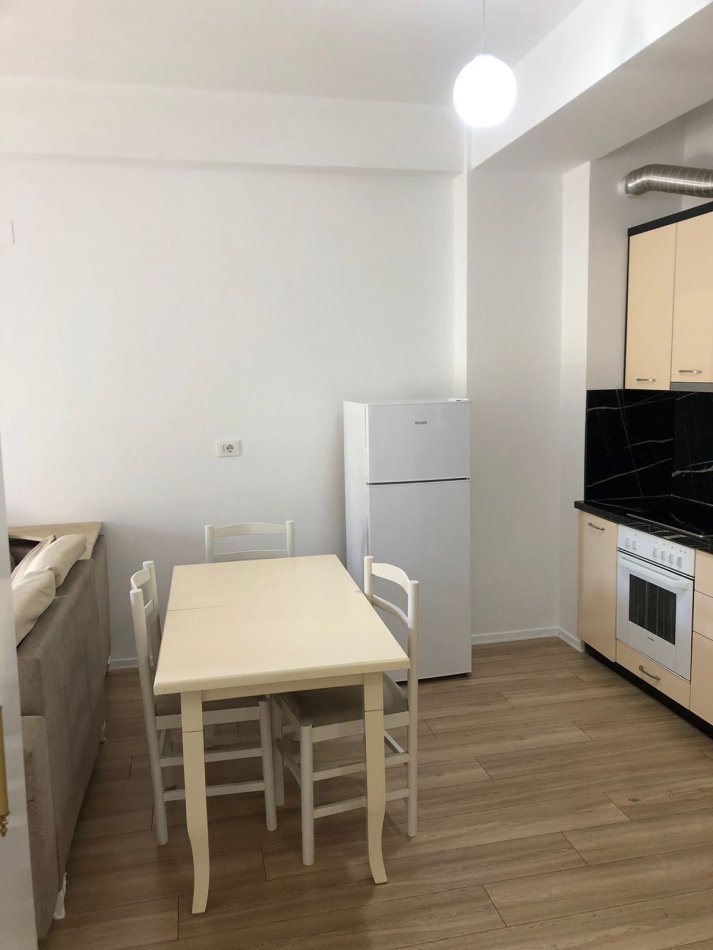 Tirane, jepet me qera apartament 2+1+Ballkon Kati 2, 90 m² 500 € (Ali Dem kompleksi Mangalem.)