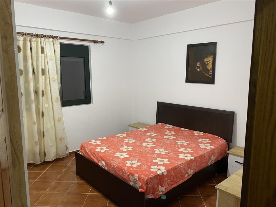 Tirane, jepet me qera 2+1 , (sauk)