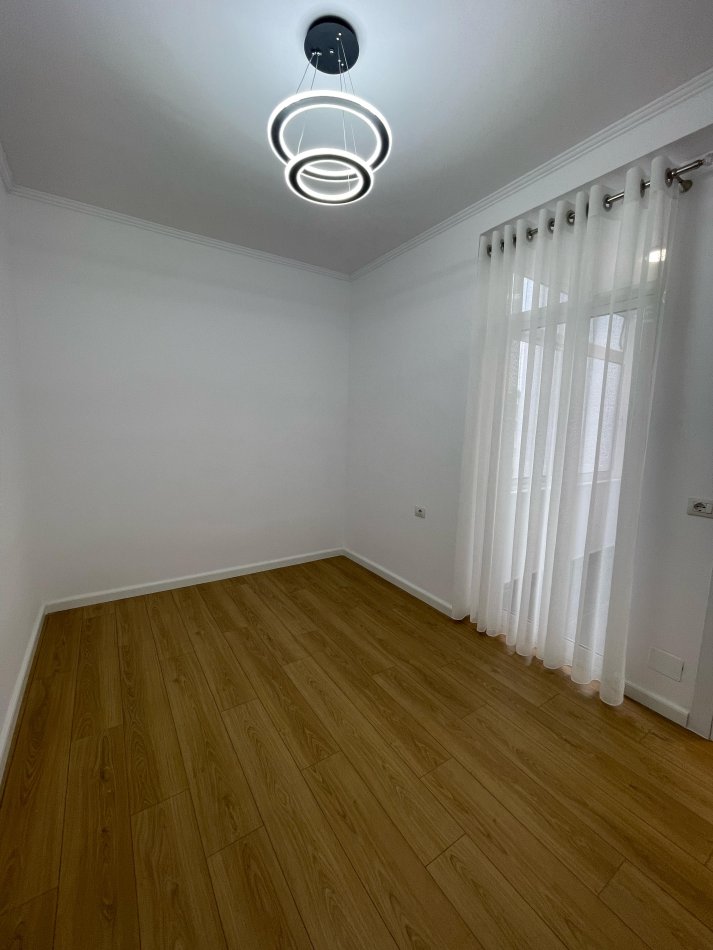 Tirane, shitet apartament 2+1+Ballkon Kati 6, 96 m² 148.000 € (Rruga Dritan Hoxha,)