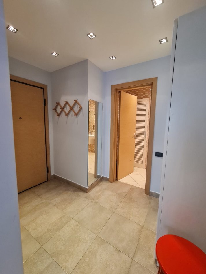 Tirane, jepet me qera apartament 1+1 Kati 7, 66 m² 700 € (Ne Bllok)
