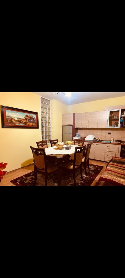 Tirane, jepet me qera apartament 2+1 Kati 2, 95 m² 390 € (rruga jodran misja)