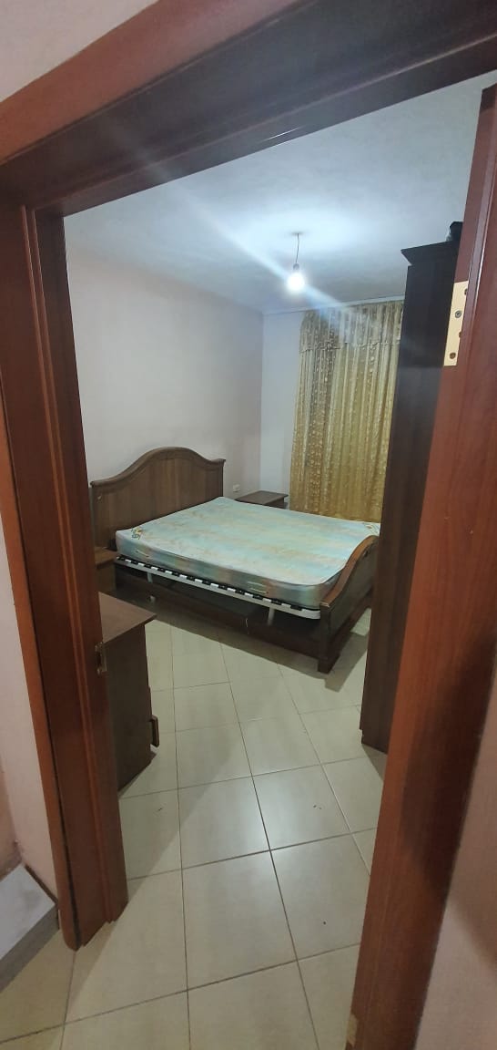 Tirane, jap me qera apartament 2+1+BLK Kati 5, 93 m² Leke (Rruga Muhamet Deliu)