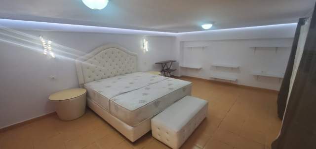 Tirane, jepet me qera apartament duplex 2+1 Kati 2, 145 m² 600 Euro (Misto Mame)