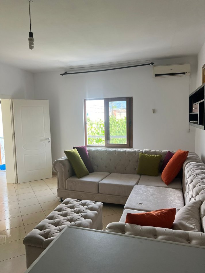Tirane, jepet me qera 2+1 Kati 2, 81 m² 300 € (Paskuqan)