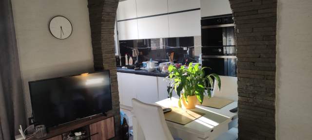 Tirane, jepet me qera apartament 1+1+A+BLK Kati 5, 65 m²400 Euro